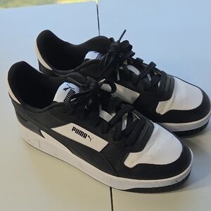 Puma Carina Street Black and White Sneakers Women's 9.5